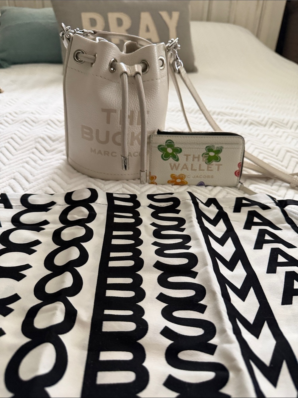 Marc Jacobs Cream Leather Bucket Bag with Floral Card Wallet